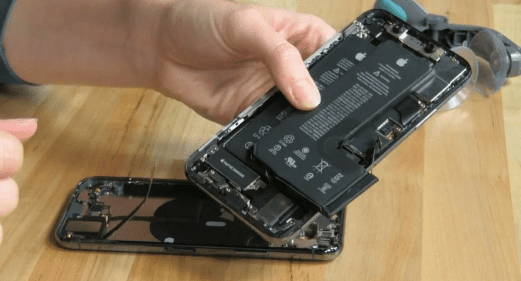 Когда нужно менять батарею на iPhone 13?