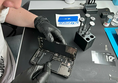 Почему выбирают наш сервис для ремонта iPhone 16